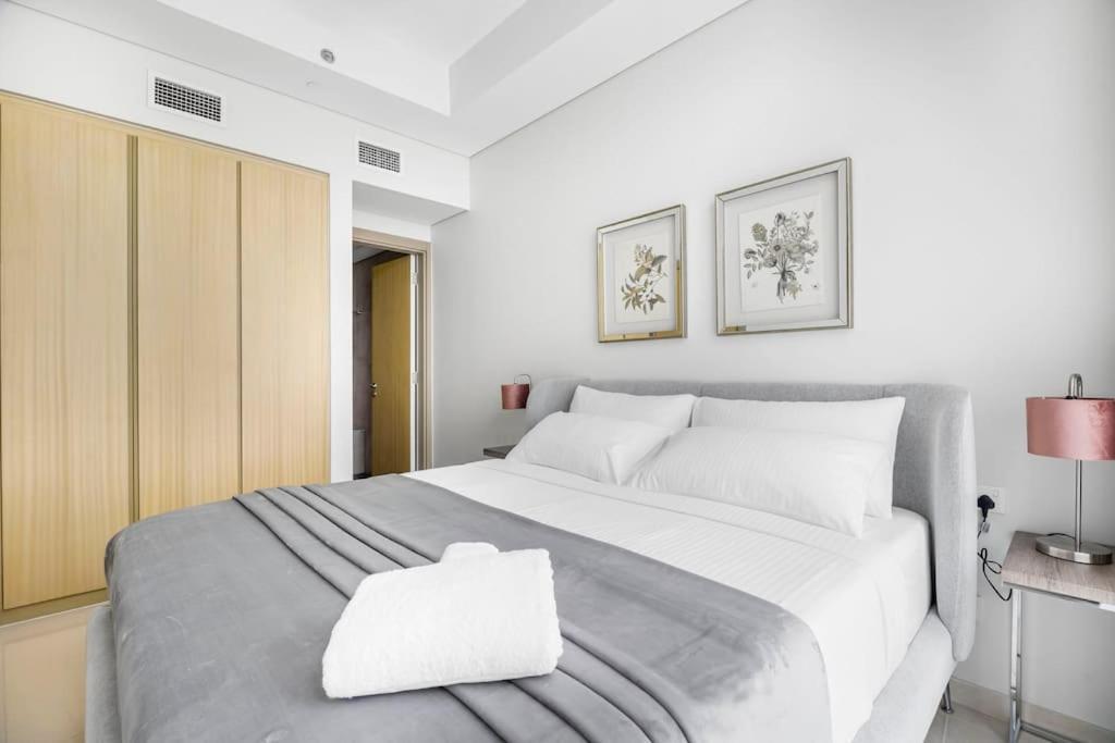 Goldbest - Aykon 2bdr Apartment Dubai